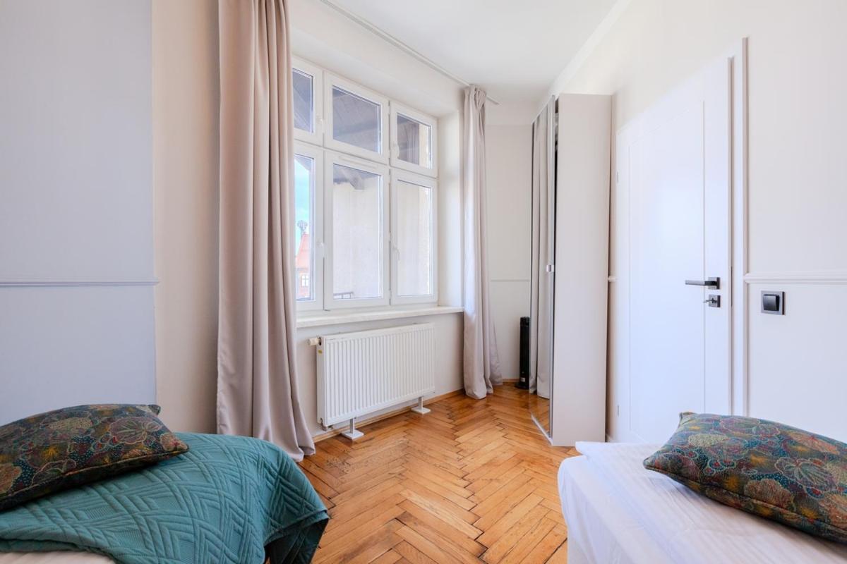 Classic Apartments Pilsudskiego Street Krakow Luaran gambar