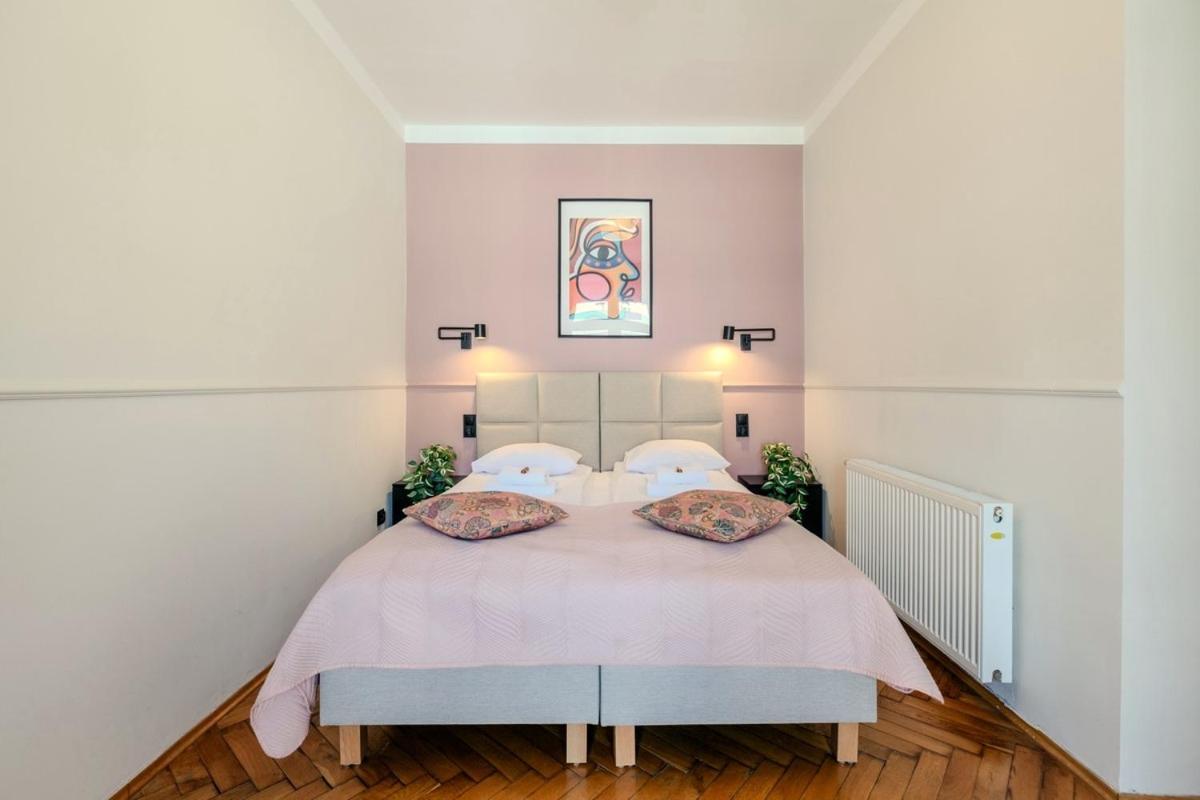 Classic Apartments Pilsudskiego Street Krakow Luaran gambar